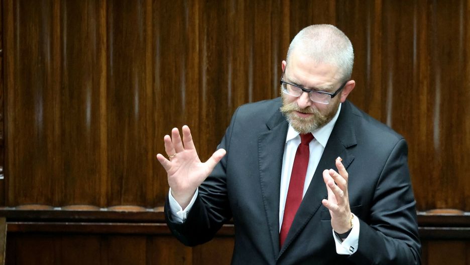 Braun żalił się w Sejmie: Prezydium Sejmu okrada moją rodzinę 