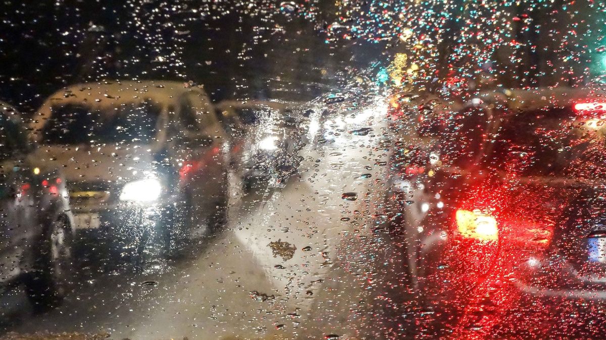 Uwaga kierowcy - na drogach jest ślisko