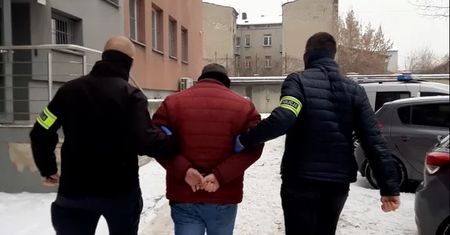 Śląskie. Fałszywi policjanci wpadli w ręce prawdziwych. Gang oszustów trafił za kraty