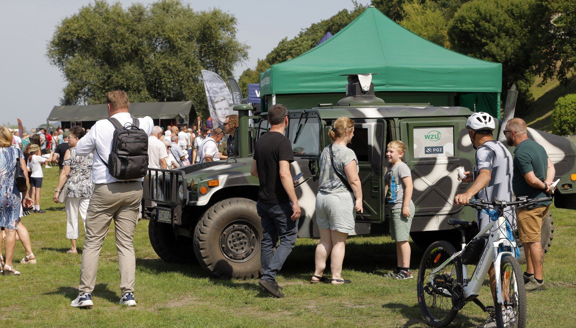 Piknik wojskowy w dniu święta WP na Błoniach Nadwiślańskich w Grudziądzu