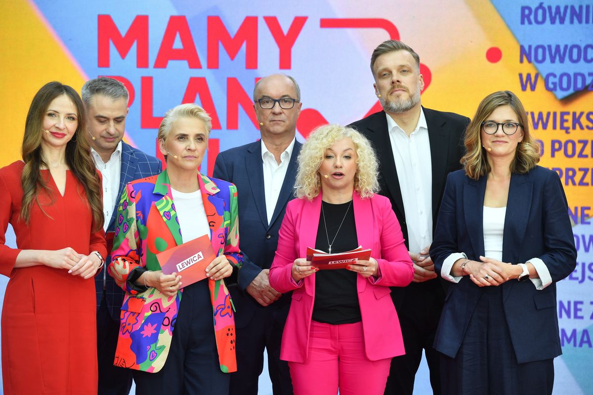 Szef klubu Lewicy Krzysztof Gawkowski (drugi od lewej) jest typowany na ministra cyfryzacji