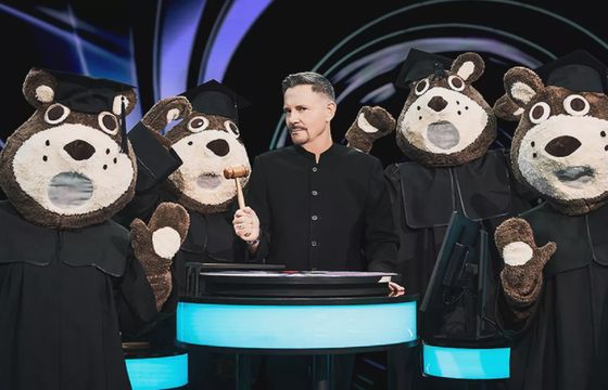 Plush reklamuje się w "Awanturze o kasę". Ibisz w roli prowadzącego