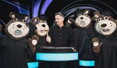 Plush reklamuje się w "Awanturze o kasę". Ibisz w roli prowadzącego