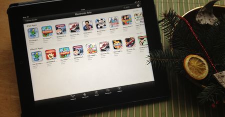 Swiąteczna promocja Electronic Arts w App Store oraz w sieci PLAY