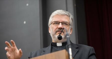 Pandemia "karą Bożą"? Ks. Skrzypczak ocenia