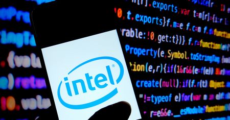 Intel wycofuje się z Rosji. Firma potępia wojnę