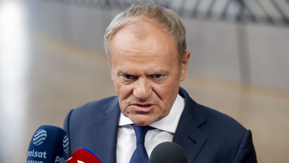 Poland's Prime Minister Donald Tusk arrives for the European Council summit in Brussels, Belgium, on June 18, 2026. European leaders gather in Brussels for a two-day meeting addressing pressing geopolitical and economic issues. (Photo by Daniel Gnap/NurPhoto via Getty Images)
