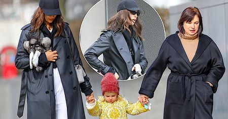 Irina Shayk z córką i matką na spacerze. Dopiero teraz widać, jak bardzo Lea jest do niej podobna