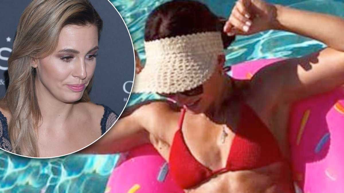 Anna Lewandowska w kusym bikini zabawia się w basenie na dmuchanej zabawce! Agnieszka Hyży nie wierzy w to, co zobaczyła: "Zablokuję Cię chyba"