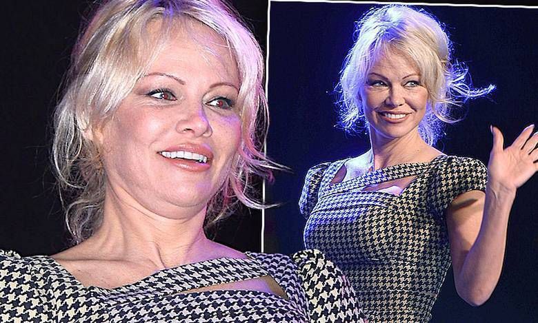 Pamela Anderson rozpoczęła rewię mody w Polsce i zaliczyła małą wpadkę! Wybrnęła profesjonalnie
