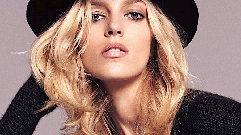 Anja Rubik włosy