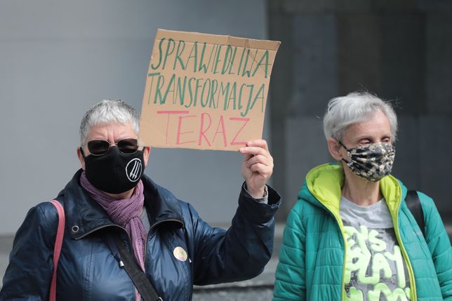 Warszawa. Protest przed siedzibą PGE