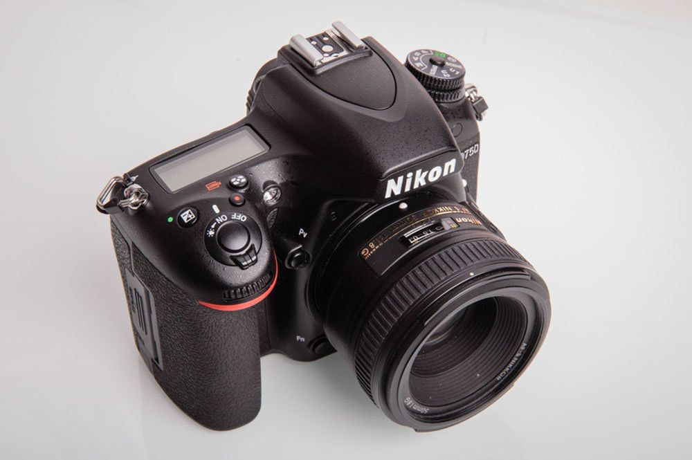 Darmowy przegląd i wymiana migawki w wadliwych egzemplarzach Nikona D750