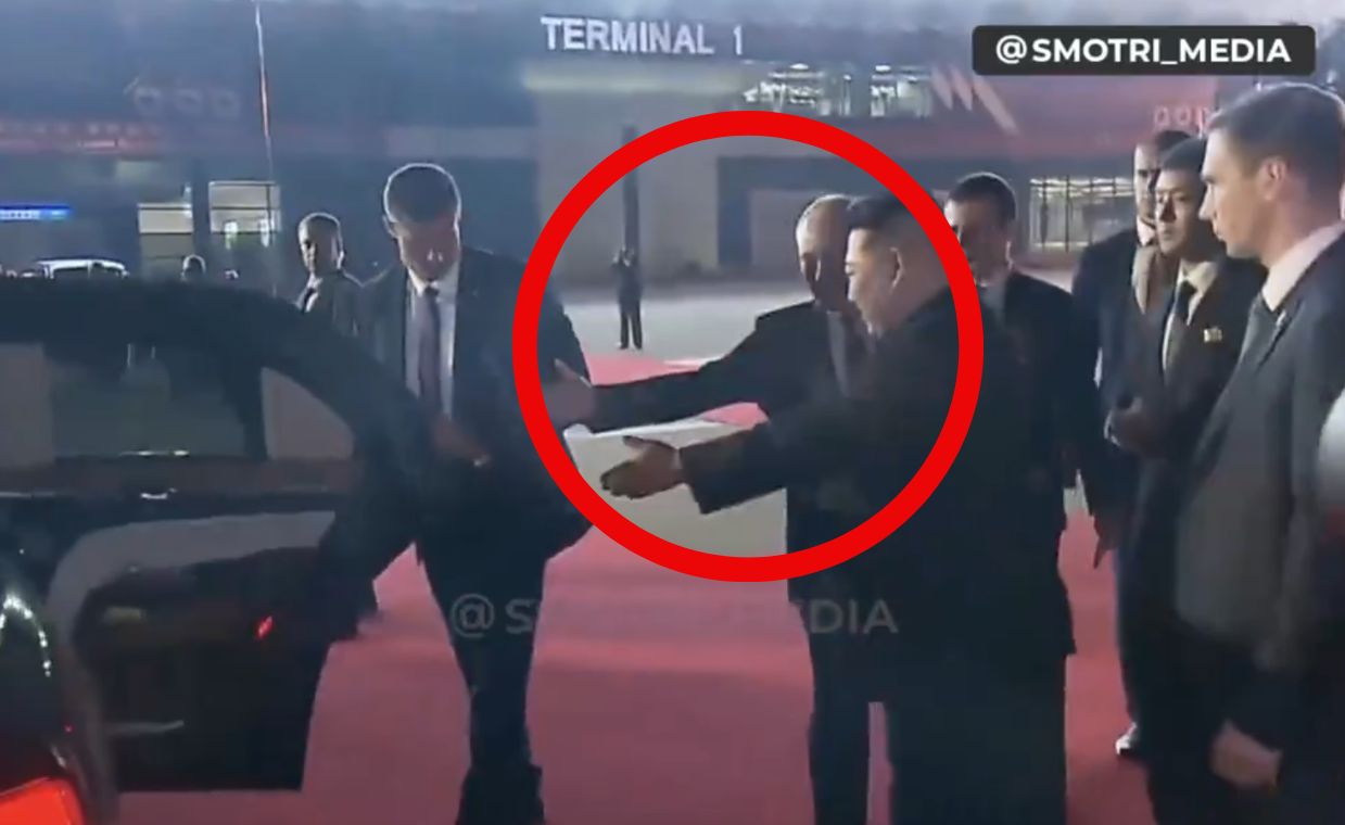 Putin and Kim Jong Un's awkward limo encounter steals the show