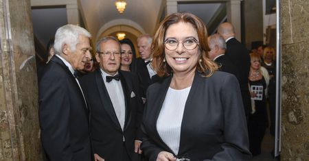 Ale wokal! Kidawa-Błońska pokazała, co potrafi. Film podbija sieć