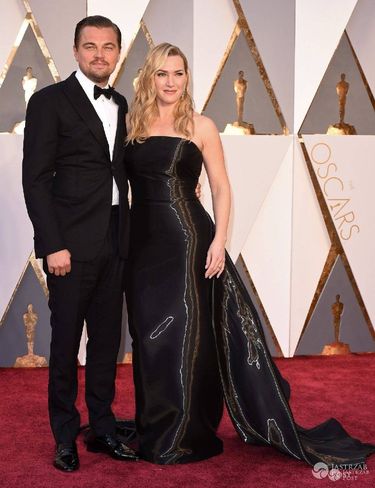 Kate Winslet (kreacja: Ralph Lauren) i Leonardo DiCaprio - Oscary 2016. Leonardo DiCaprio zdobywcą Oscara 2016