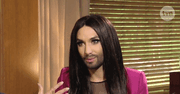 Conchita Wurst w Dzień Dobry TVN w bardzo intymnym wywiadzie. Dostała prezent, który raczej nie przyda się jej [WIDEO]