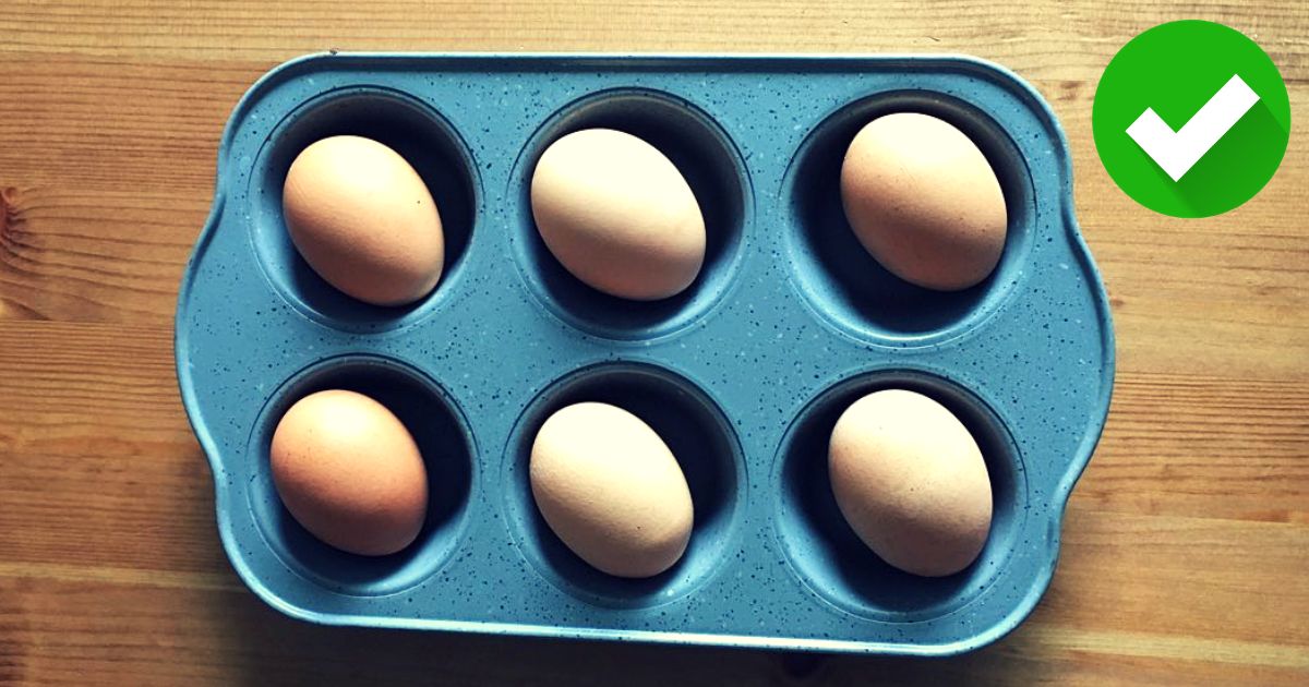 Sprytny trik hotelowych kucharzy. Robią idealne jajka na twardo w formach na babeczki