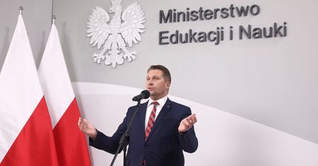 Czarnek: Rodzic to jest ten, co zradza potomstwo