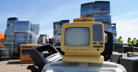 Telewizory CRT jeszcze wrócą. Tak jak NES i inne stare technologie