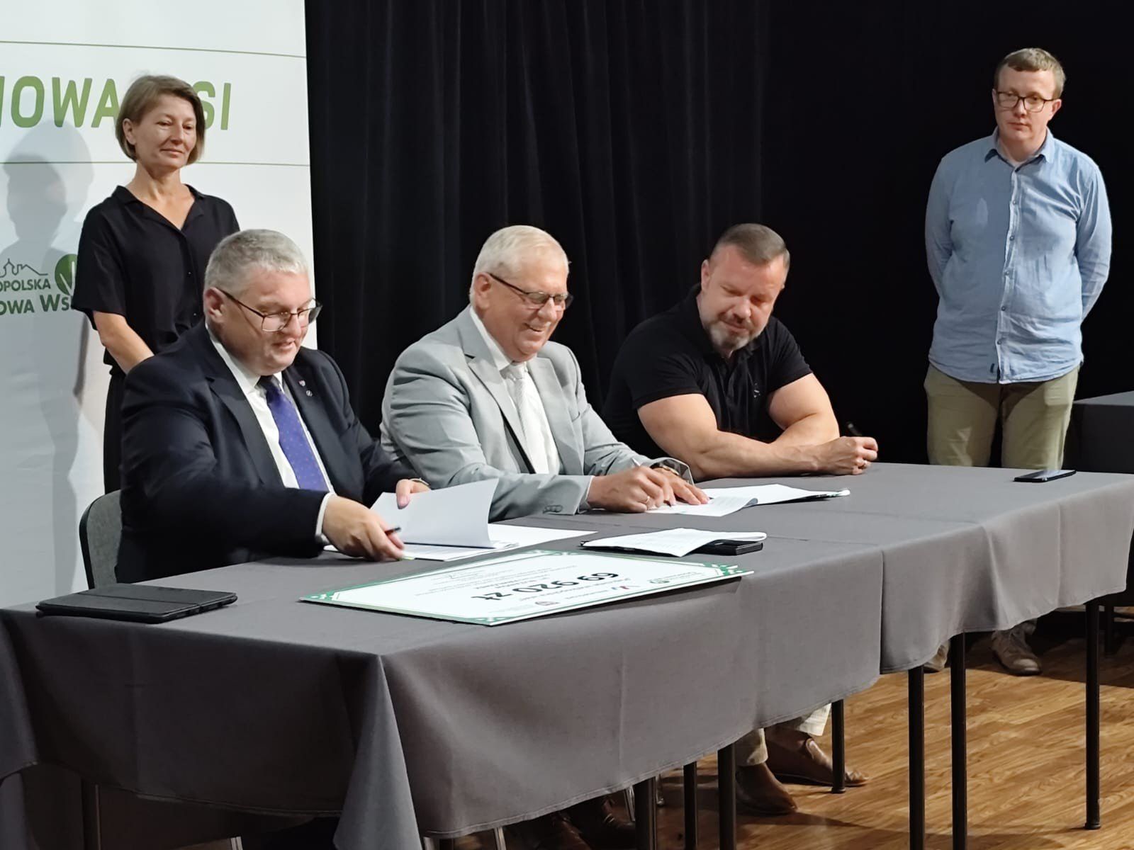 W poniedziałek, 7 lipca odbyło się podpisanie umów dotyczących XV edycji konkursu „Pięknieje Wielkopolska Wieś” w ramach programu Wielkopolska Odnowa Wsi