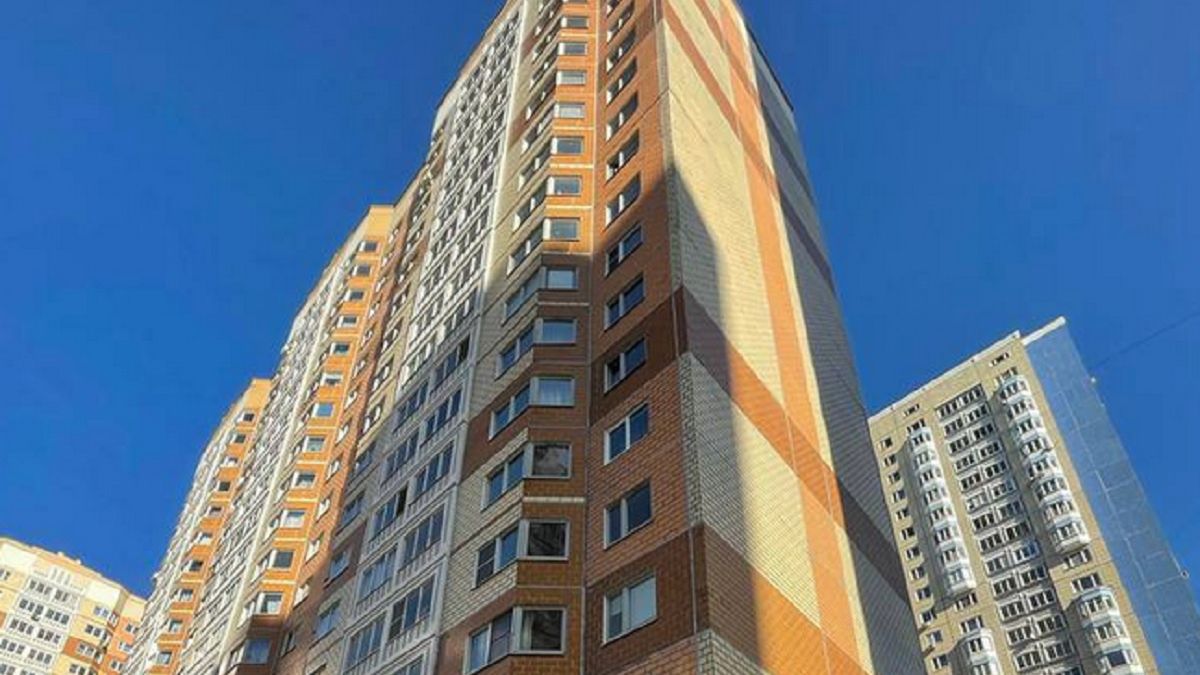 Kobieta z Rosji wyskoczyła przez okno. Zabiła siebie i wszystkie dzieci 