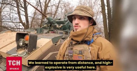 Walczą przeciwko sobie. Syn w M2A2 Bradley, a ojciec w rosyjskim czołgu