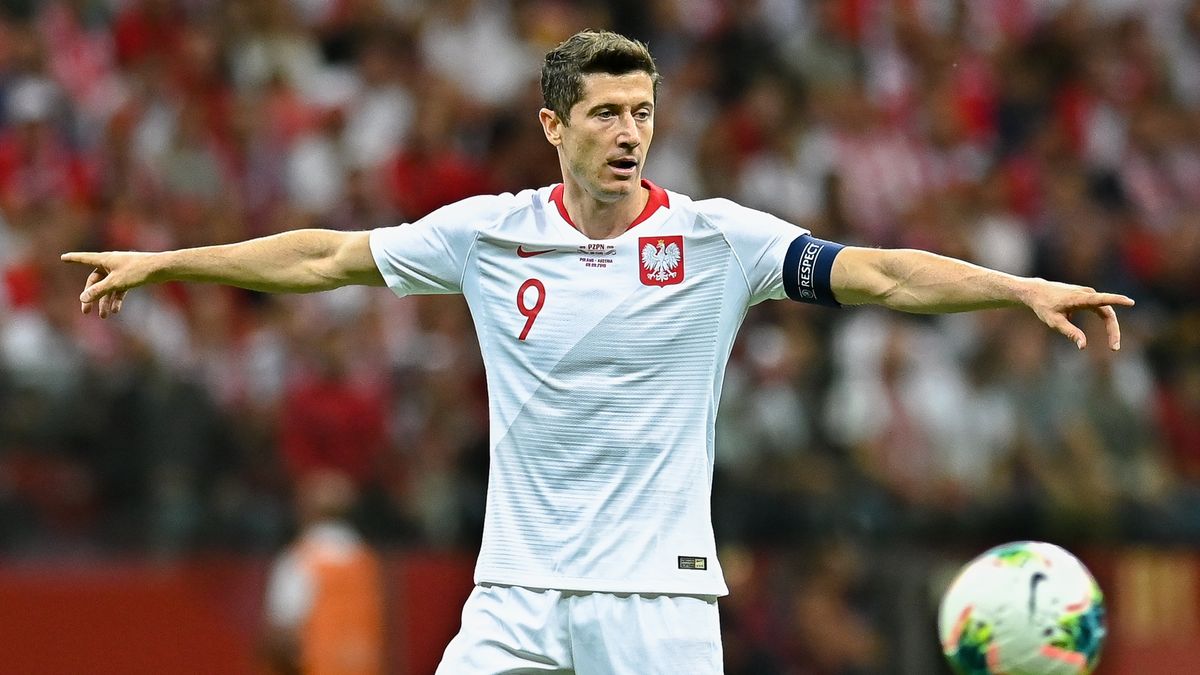 PGE NARODOWY STADIUM, WARSAW, MASOVIA, POLAND - 2019/09/09: Robert Lewandowski from Poland seen in action during the Euro 2020 Qualifiers (Group G) match between Poland and Austria.(Final score; Poland 0:0 Austria). (Photo by Mateusz Slodkowski/SOPA Images/LightRocket via Getty Images)