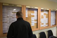 Urz�d Pracy
Bydgoszcz, 02.01.2014. Powiatowy Urz�d Pracy w Bydgoszczy. (t�/awol) PAP/Tytus �mijewski
Tytus �mijewski
aktywizacja zawodowa, bezrobocie, bezrobotny, Centrum Aktywizacji Zawodowej, oferty pracy, og�oszenia o prac�, Powiatowy Urz�d Pracy w Bydgoszczy, praca, PUP, rejestracja bezrobotnych, zatrudnienie, gablota, oferta, og�oszenia, og�oszenie, ilustracja
