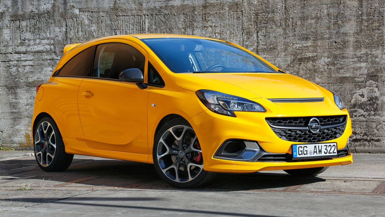 Opel Corsa GSi w kolorze żółtym