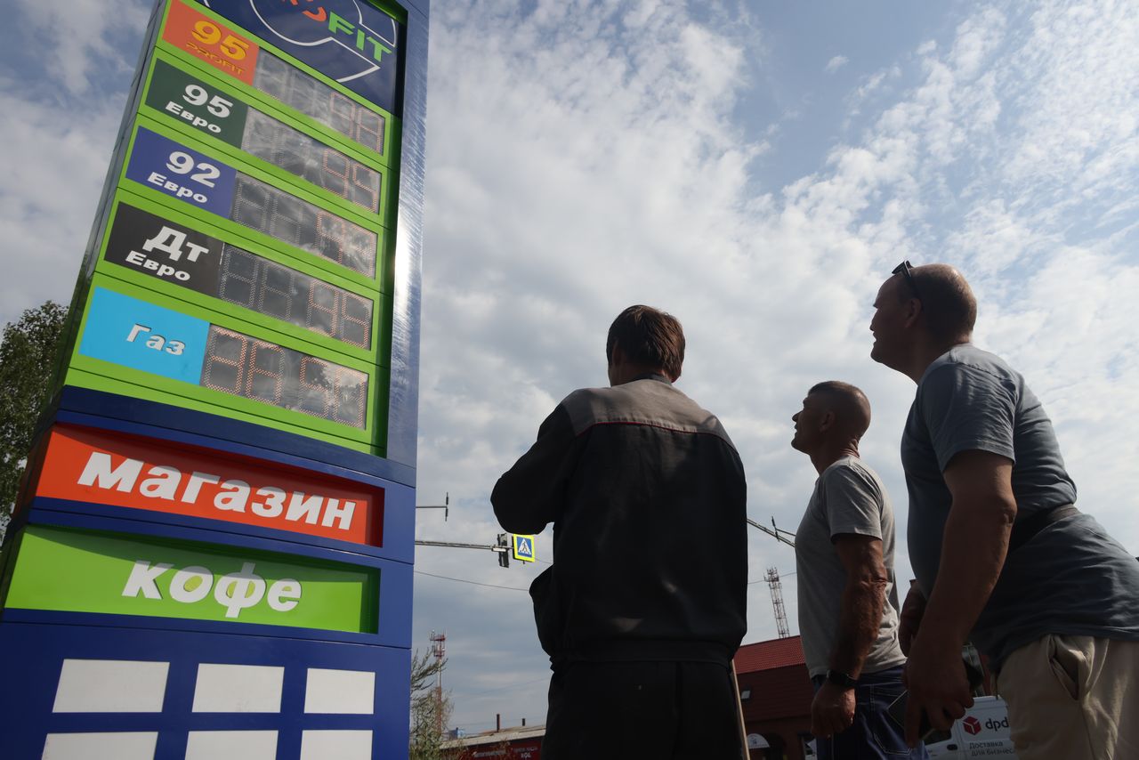 Kryzys paliwowy w Rosji. Sąsiedni kraj rozpoczął dostawy. "Małymi partiami"