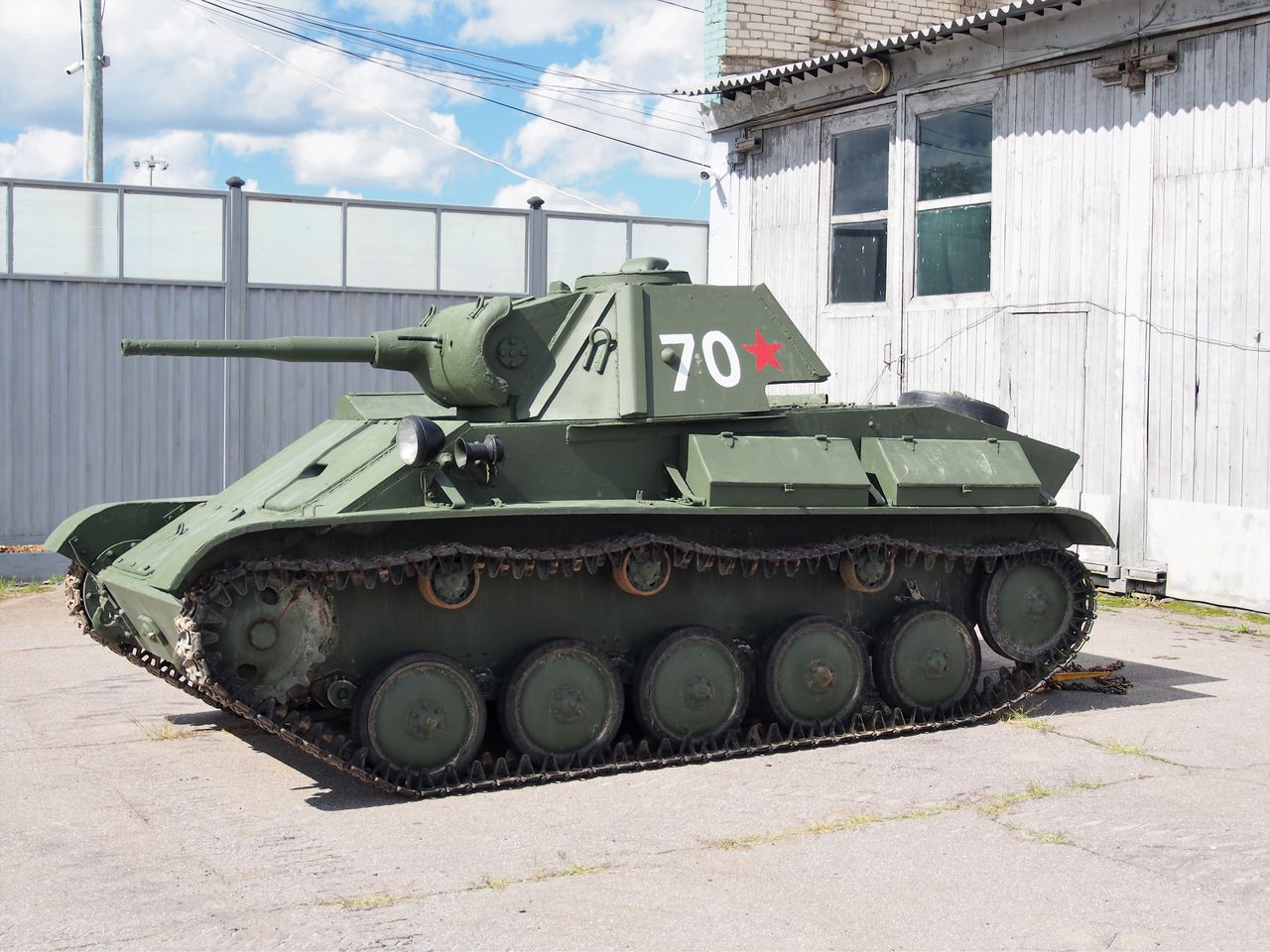 Rosjanie rozebrali pomnik. Chcieli odzyskać stary czołg T-70