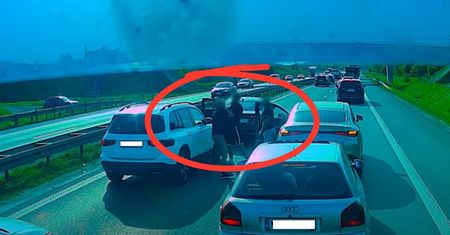 Bójka na A4. Wybiegł z auta i się zaczęło