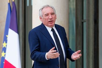 Rząd Francji obalony. Premier przegrał głosowanie