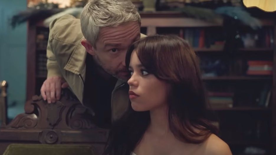 Martin Freeman i Jenna Ortega w filmie "Miller's Girl"