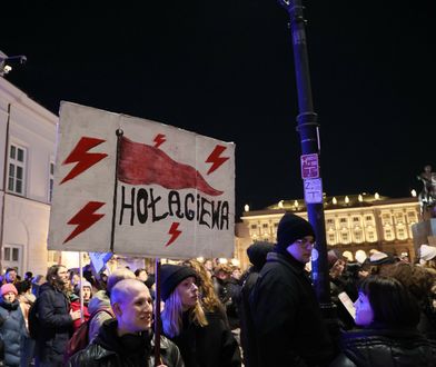 "Dosyć kłamstw. Idziemy do Ciebie". Protest w Warszawie