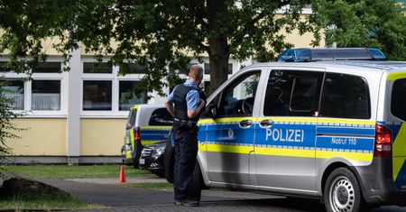 Rodzinna tragedia w Niemczech. Matka wyrzuciła z balkonu dwie dziewczynki