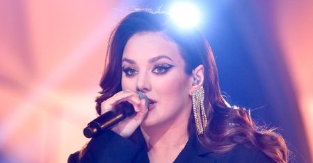 Ewa Farna doświadczyła BOLESNEJ ZDRADY ze strony eks. O wszystkim dowiedziała się z gazet: "Cios prosto w serce"