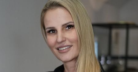 Lżejsza o ponad 40 KILOGRAMÓW (!) Dominika Tajner pokazała się w kostiumie kąpielowym. PETARDA?