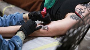 Tatuaże przeszkadzają dostać się do wojska? O tym mówią przepisy