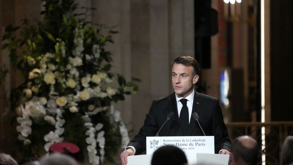 French President Emmanuel Macron speaks inside the Notre Dame de Paris cathedral, during a ceremony marking its official reopening, in Paris, France, 07 December 2024. The Notre Dame de Paris Cathedral reopens on 07 December after nearly six years of renovation work following its destruction by a fire on 15 April 2019. EPA/THIBAULT CAMUS / POOL MAXPPP OUT Dostawca: PAP/EPA.