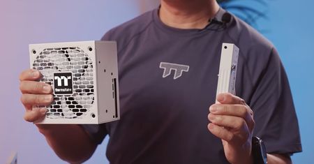 Thermaltake podzielił zasilacz na pół. Ma nowy pomysł na składanie komputerów