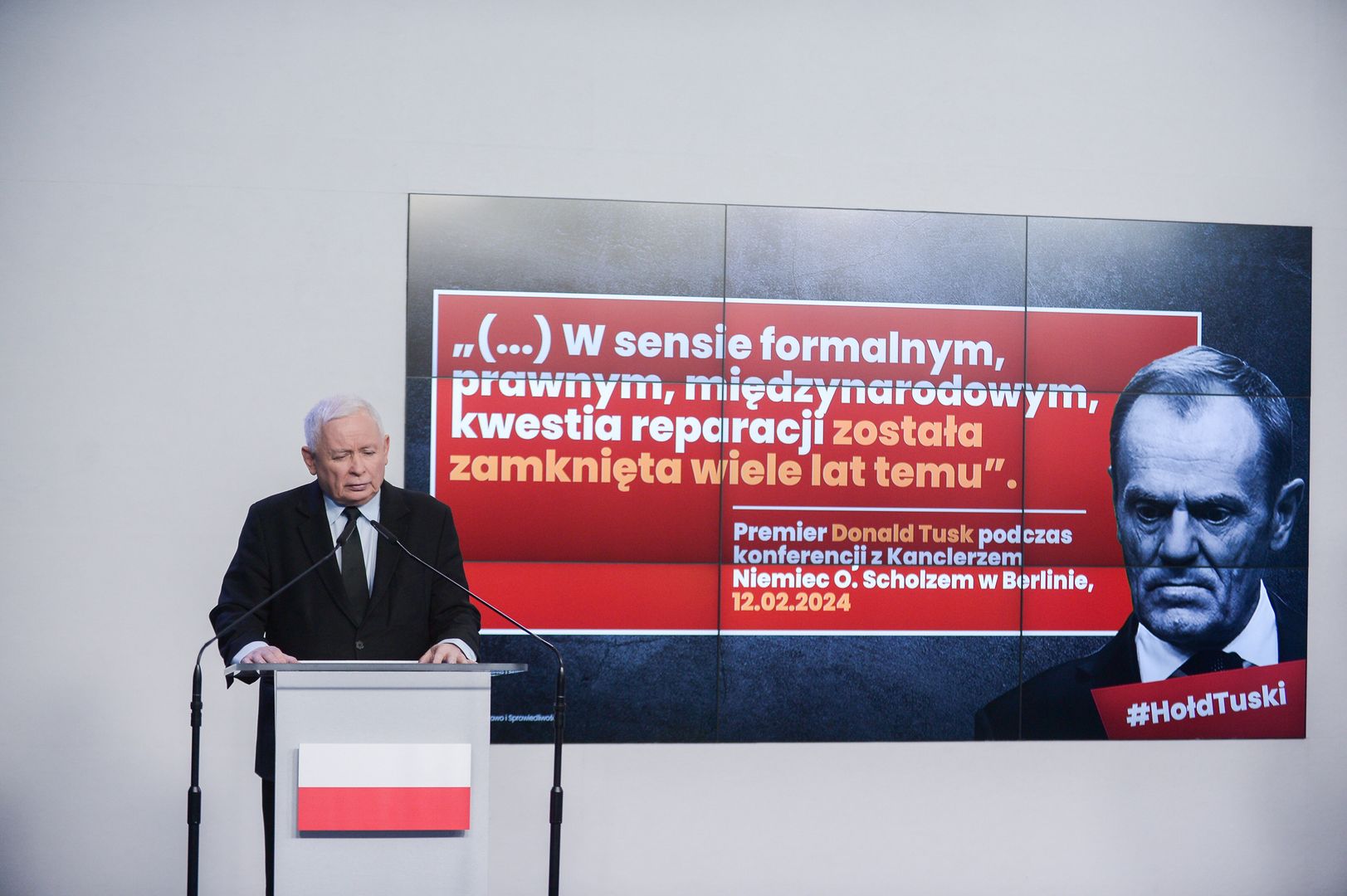 "#HołdTuski". Kaczyński w ogniu krytyki