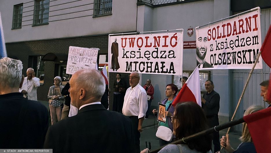 Protest przed aresztem śledczym, gdzie przetrzymywany jest 