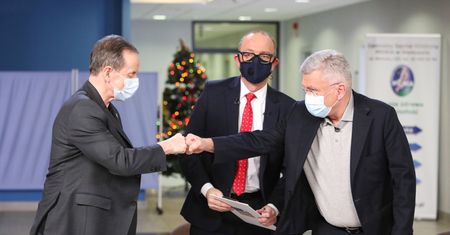 Szczepionka na COVID. Marszałek Senatu Tomasz Grodzki i Stanisław Karczewski zaszczepieni