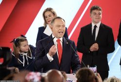 Dlaczego Nawrocki uderzał w mównicę? Ekspert od mowy ciała: wtedy pokazał, że to nie koniec