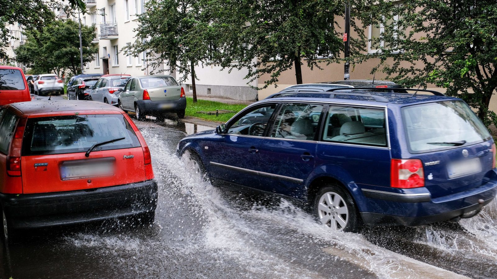 Burze nad Polską. Oberwanie chmury w Bytomiu. Zalane aut i piwnice