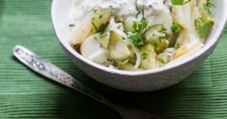 Na grillu każdy sięga po miskę z tą sałatką. Bije na głowę wszystkie inne