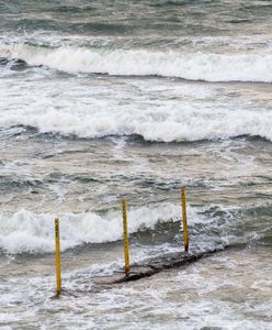 Kapitan wypadł z jachtu. Załoga jest holowana do portu