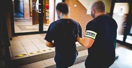 Zabrze. Zdenerwował się na rodzinę, w zemście podpalił samochód i altankę